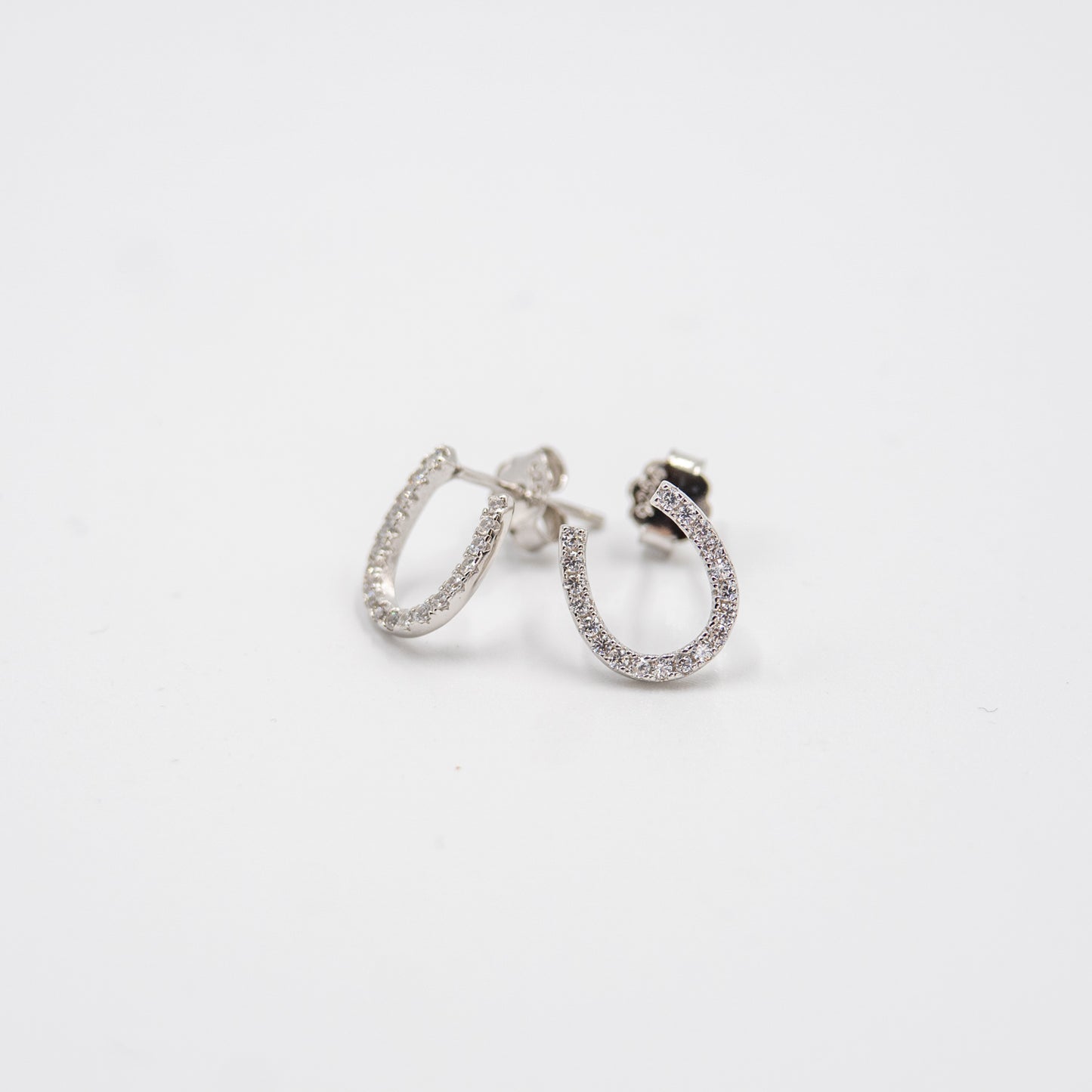 DK-925-157 sterling silver horseshoe studs