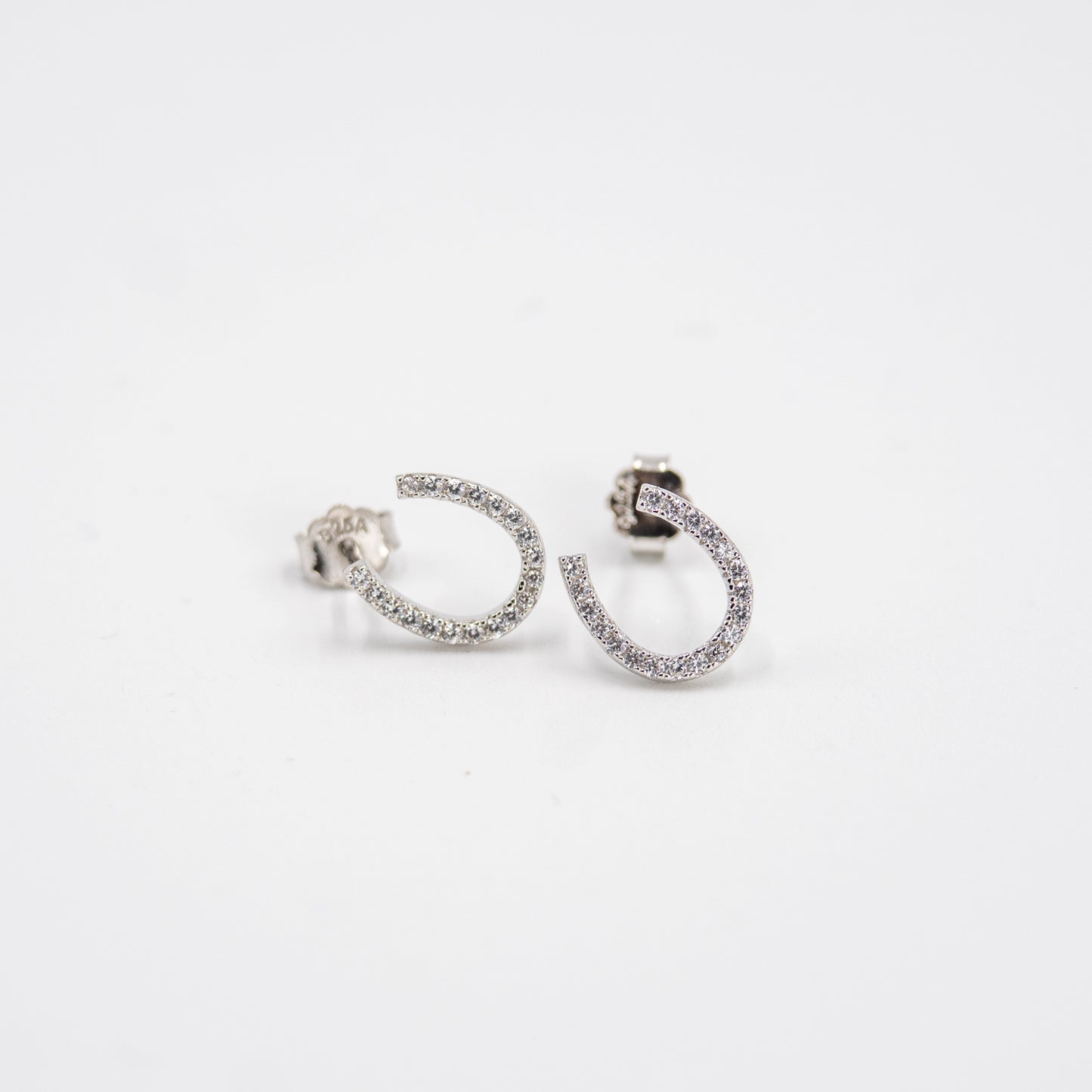 DK-925-157 sterling silver horseshoe studs
