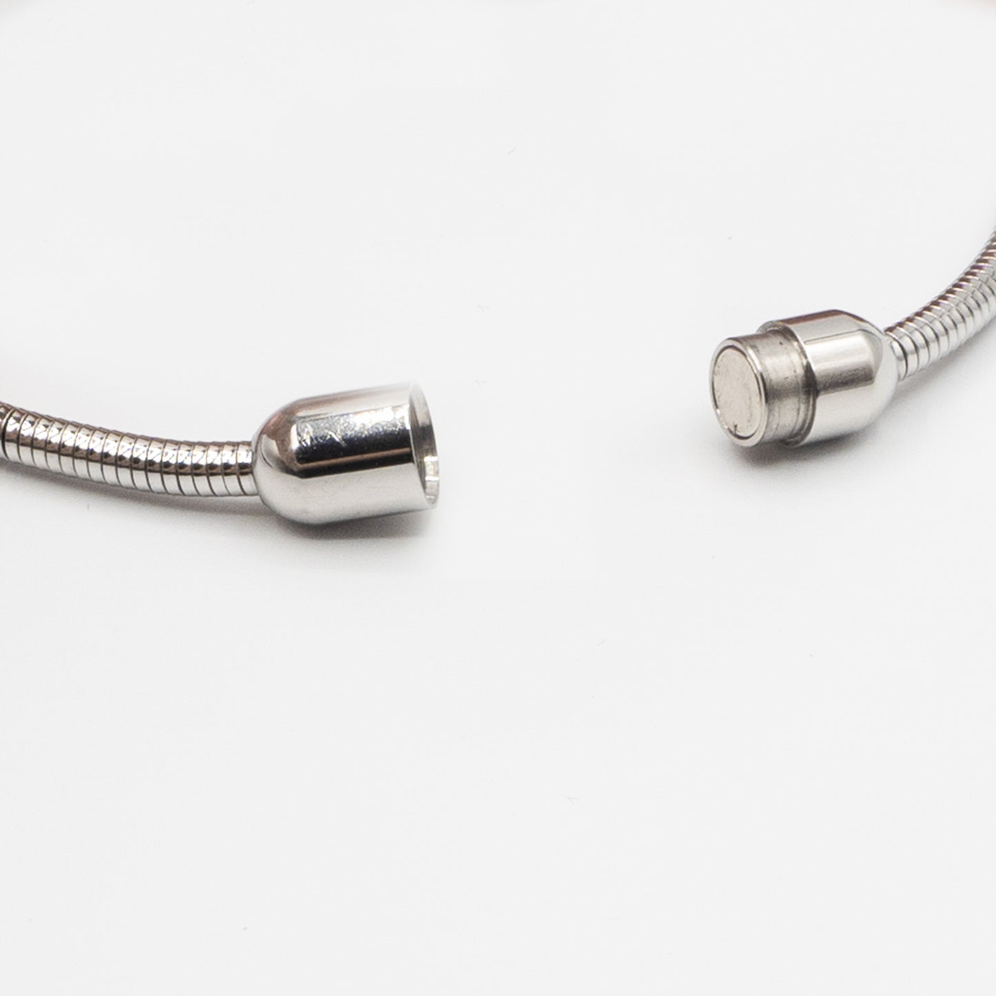 WILLOW- stainless steel magnetic heart bangle