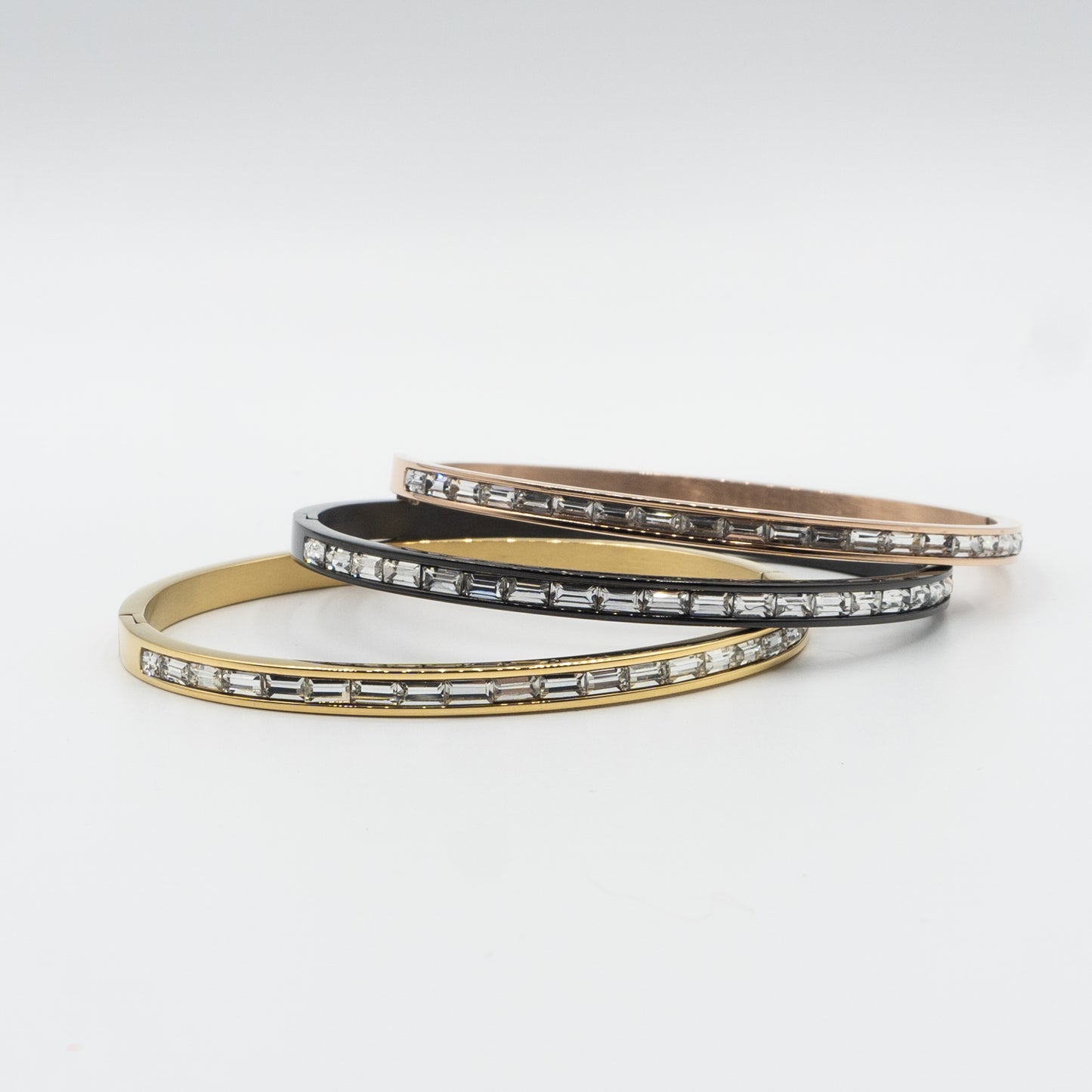 NAOMI -stainless steel bangle with Crystals