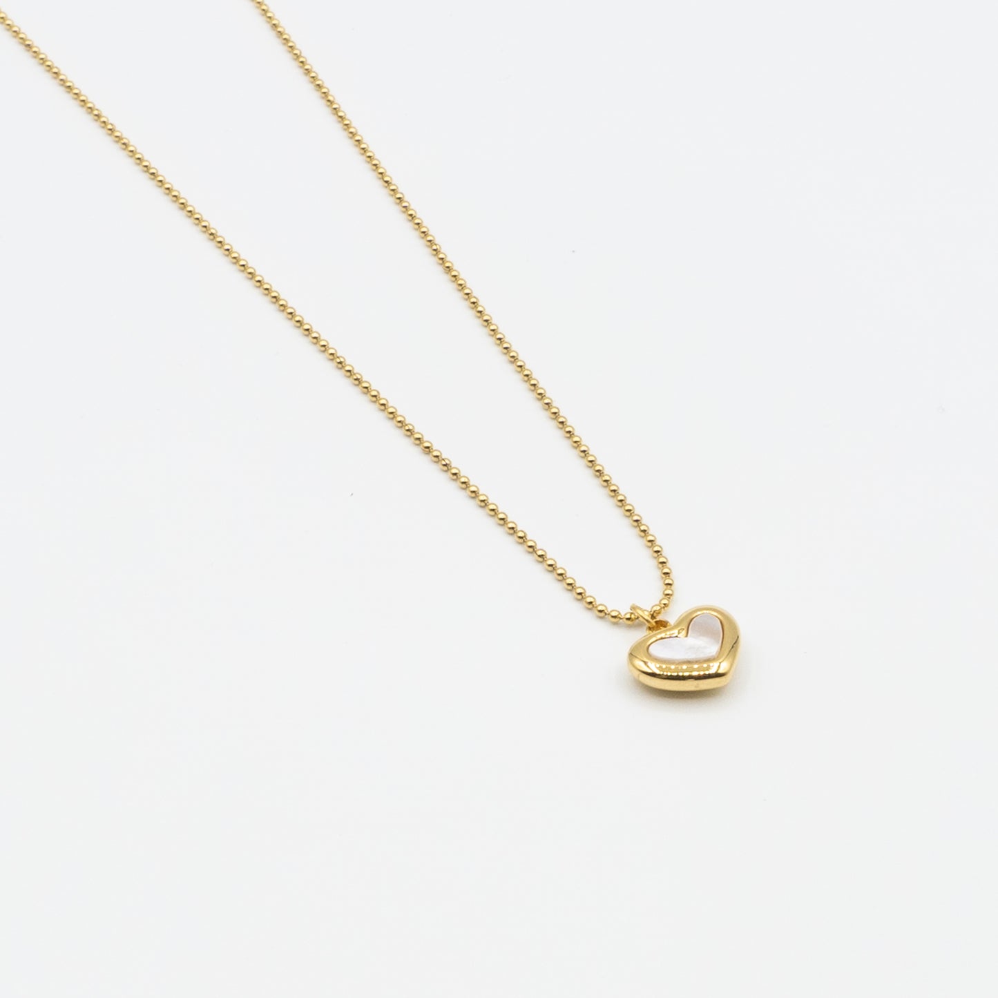 ZOE stainless steel heart necklace with Mother of pearl