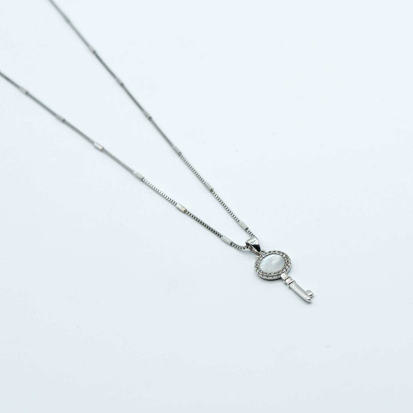 DK-925-451 the key to success with mother of pearl