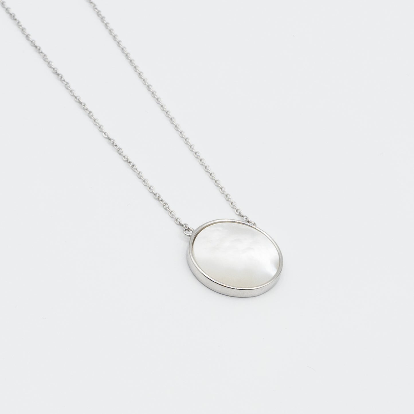 SUMMER- sterling silver necklace with mother of pearl