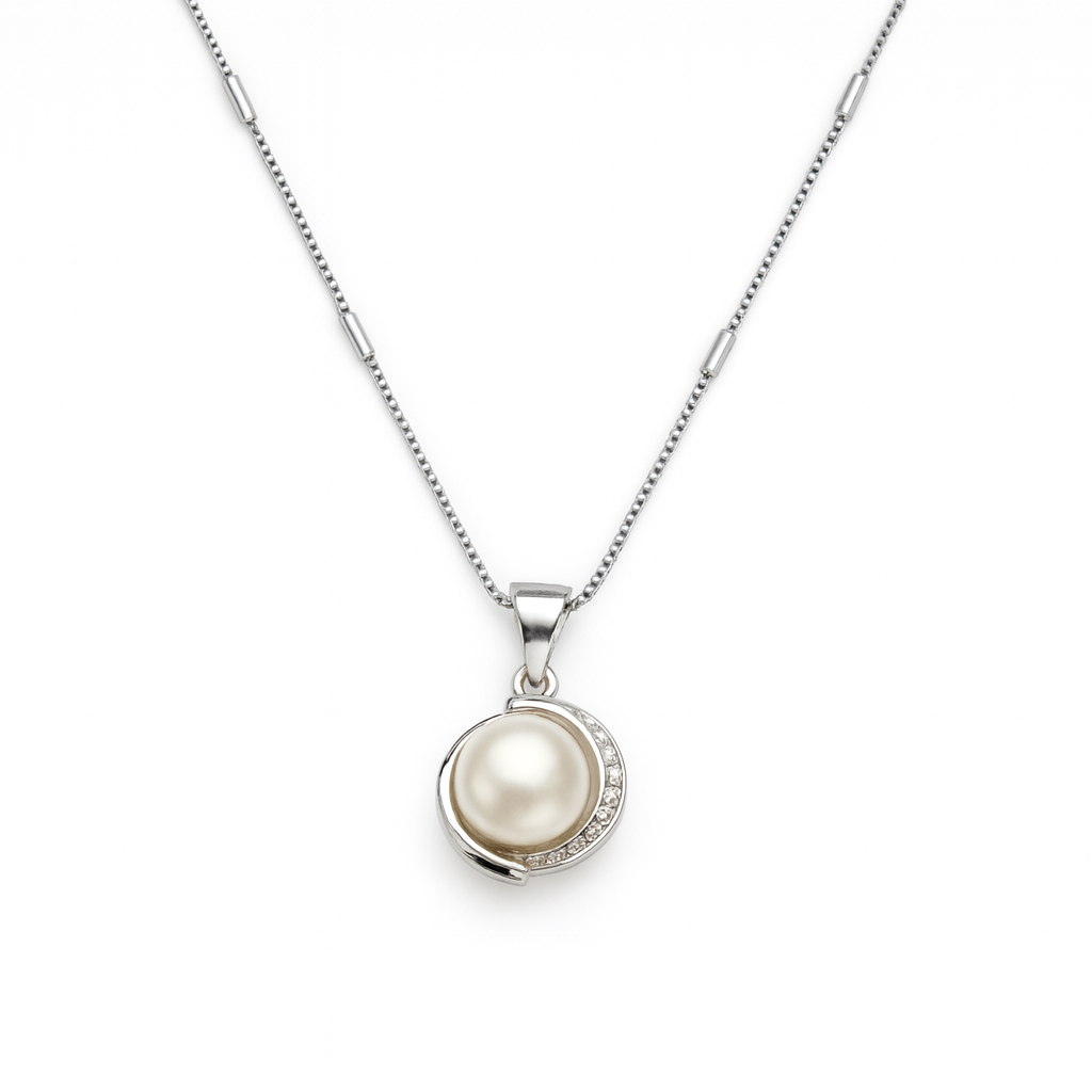 Classic pearl necklace