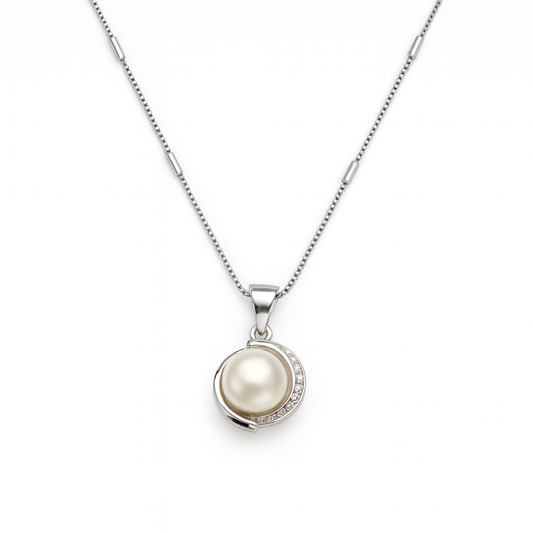 Classic pearl necklace