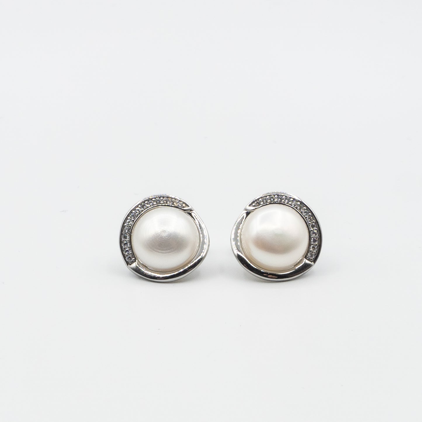 DK-925-128 Sterling silver pearl studs
