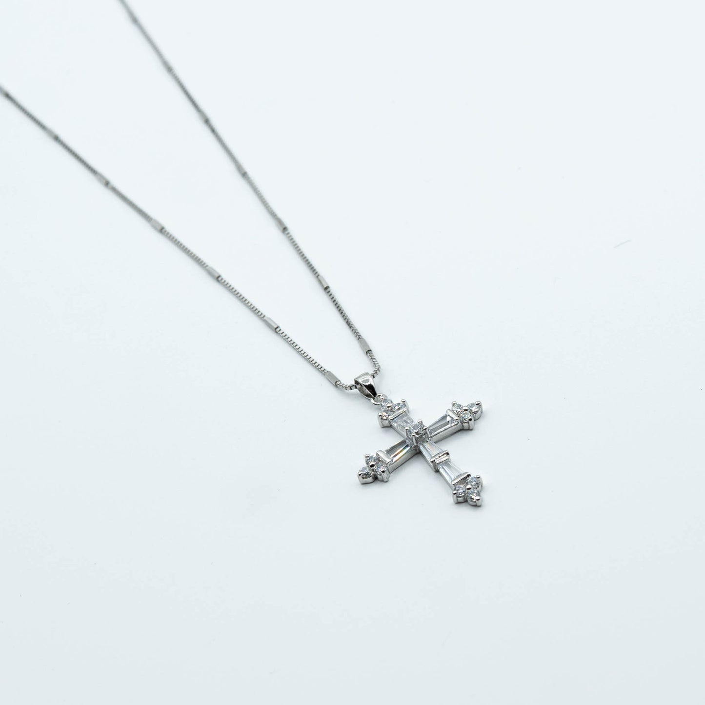 DK-925-439 Sterling silver cross necklace