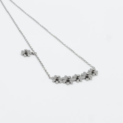 NAVAEH - stainless Stella flower necklace