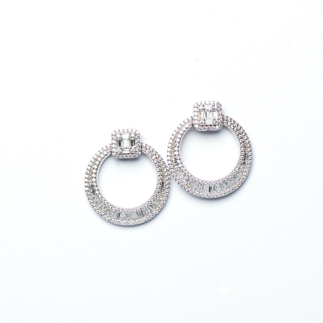 DK-925-092- silver circle earrings