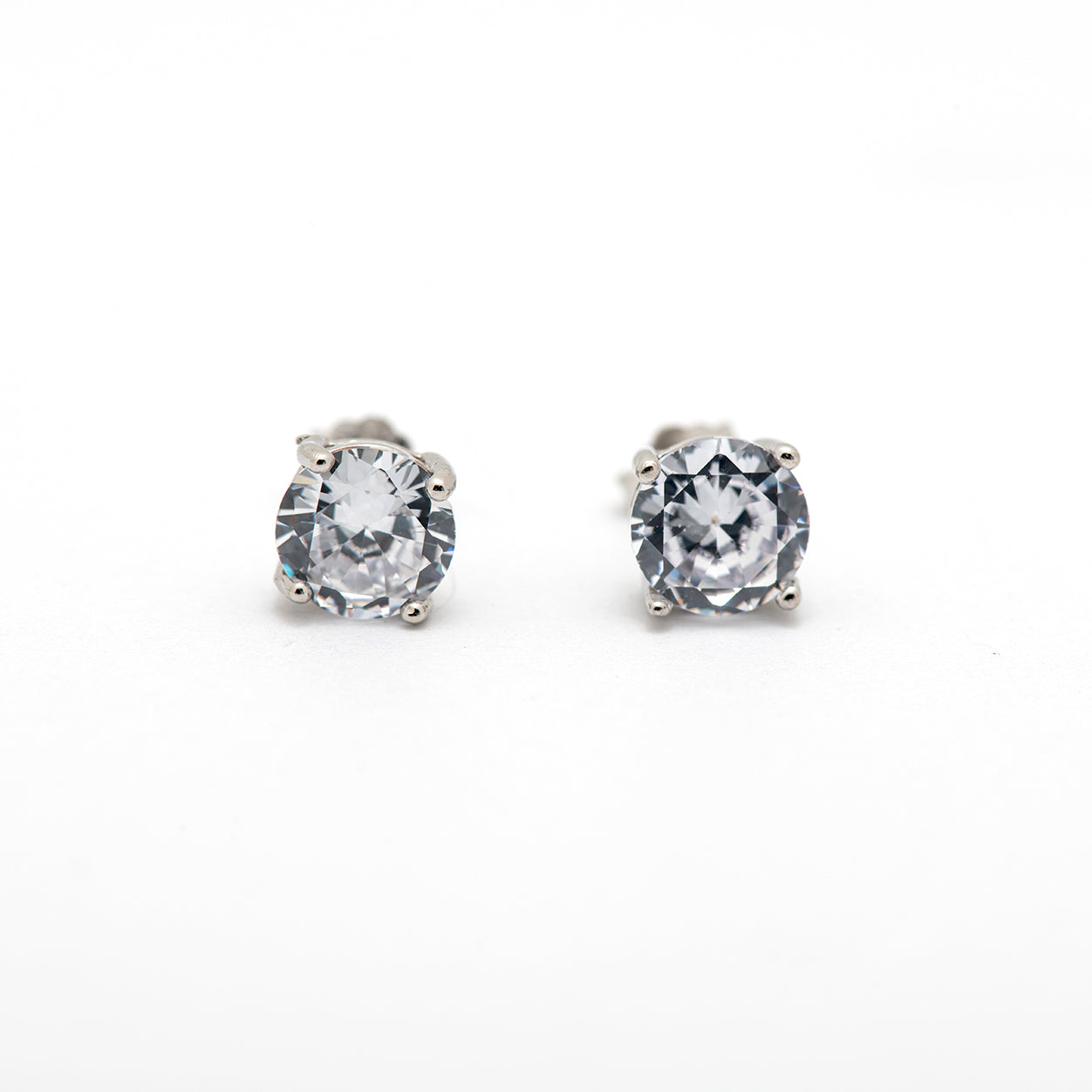 DK-925-116 sterling silver classic studs