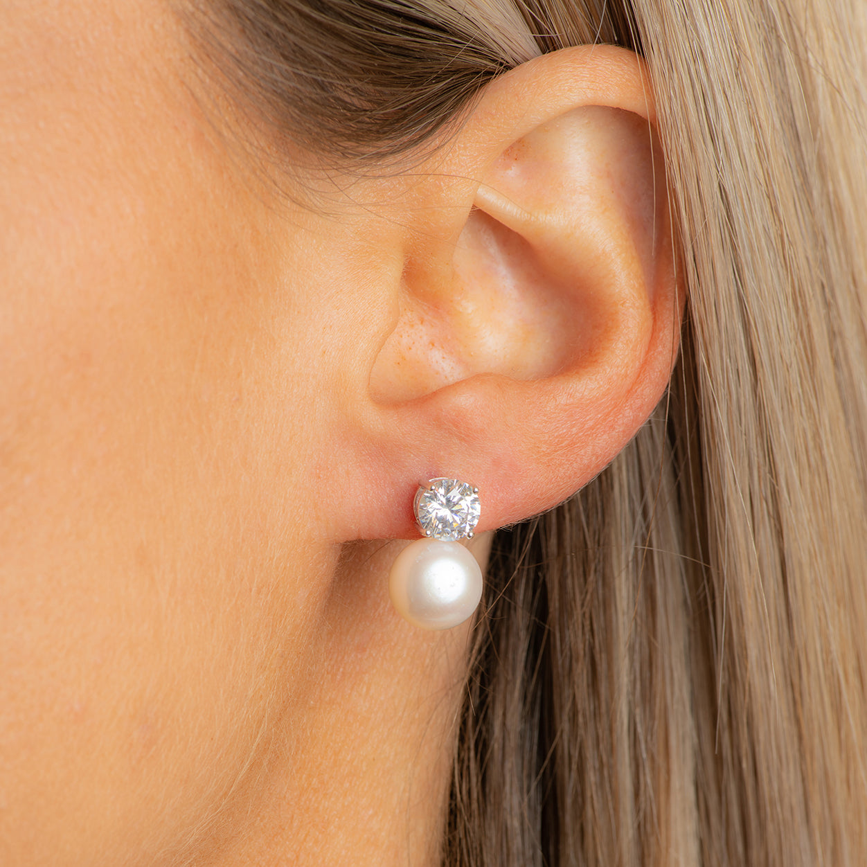 DK-925-068 Freshwater pearl and Cubic Zirconia earrings